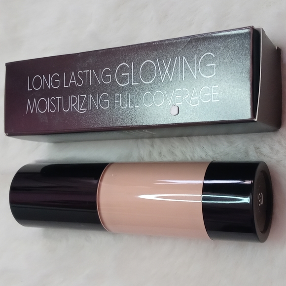 Cosmetics - Picture 2 of 4